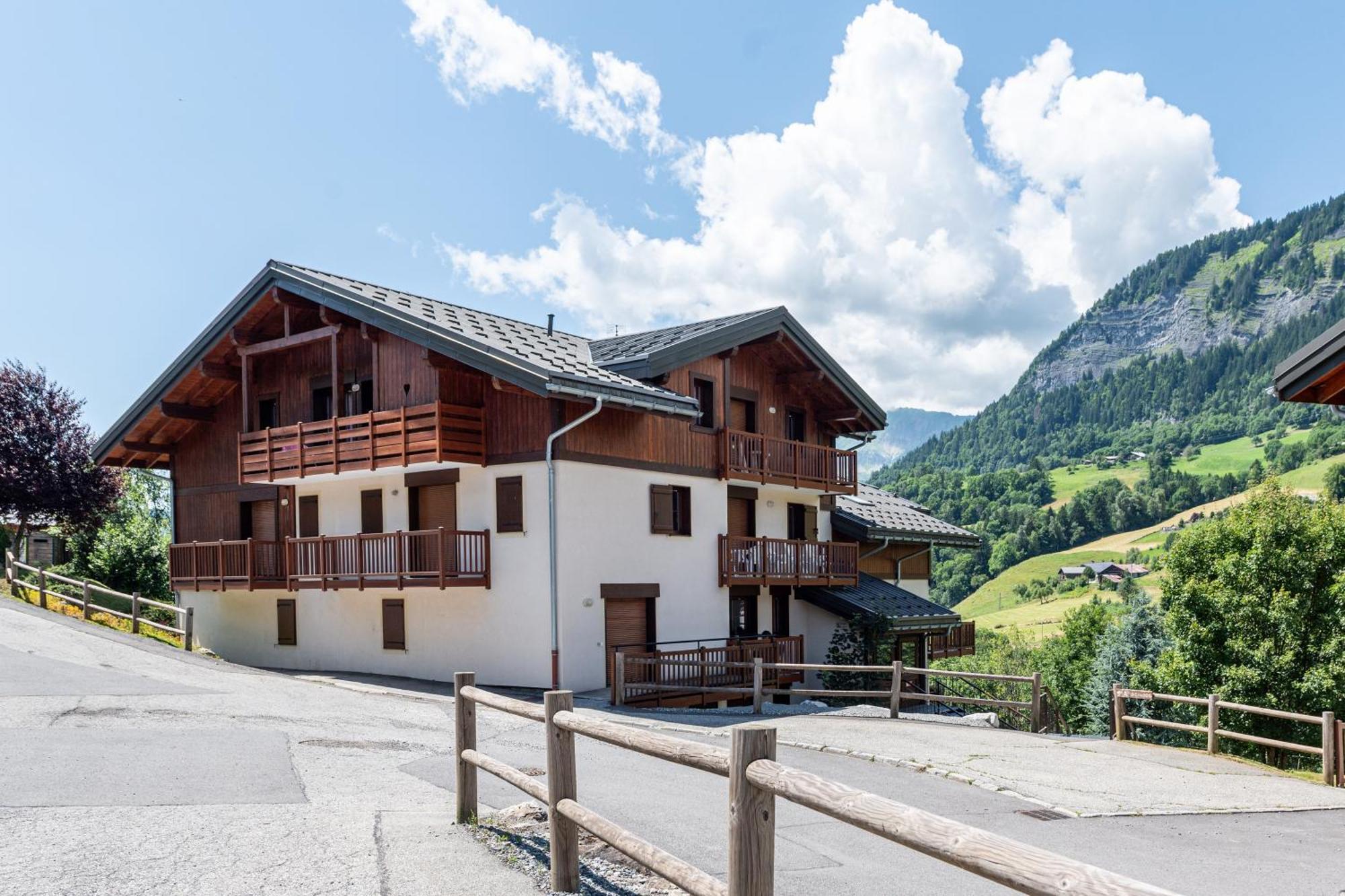 Chez Florent - Appt Vue Montagne Avec Piscine Flumet Exterior photo